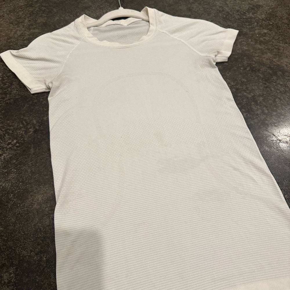 lulu-lemon swiftly tech short-sleeve shirt!!